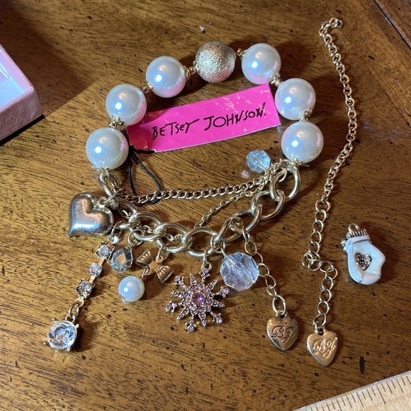Betsey Johnson Gold and White Charm Bracelet, see - Picture 1 of 9